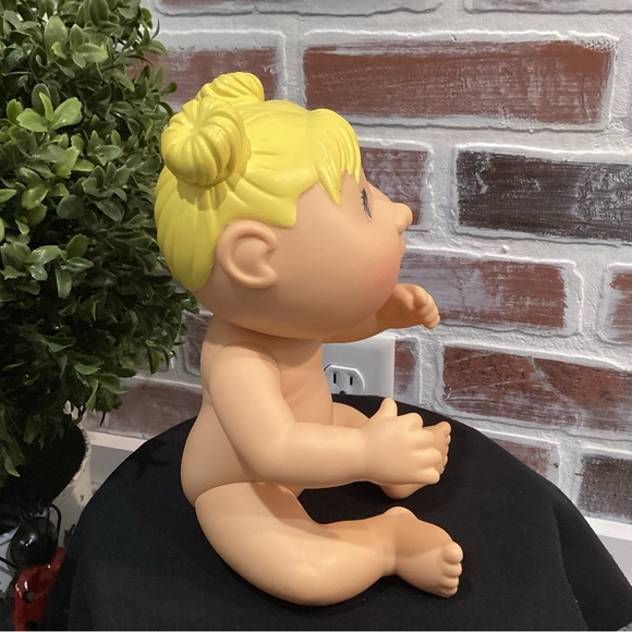 “5/$25” - Cute Baby Doll by Jazwares LLC Signed by Xavier Roberts - Excellent - Picture 8 of 13